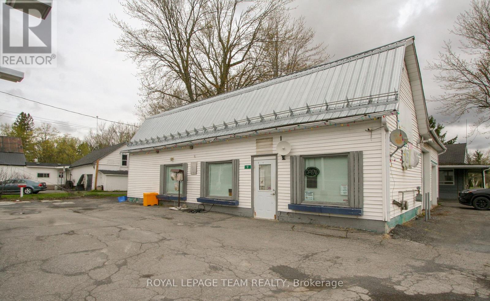 9 COCKBURN STREET, North Stormont, Ontario