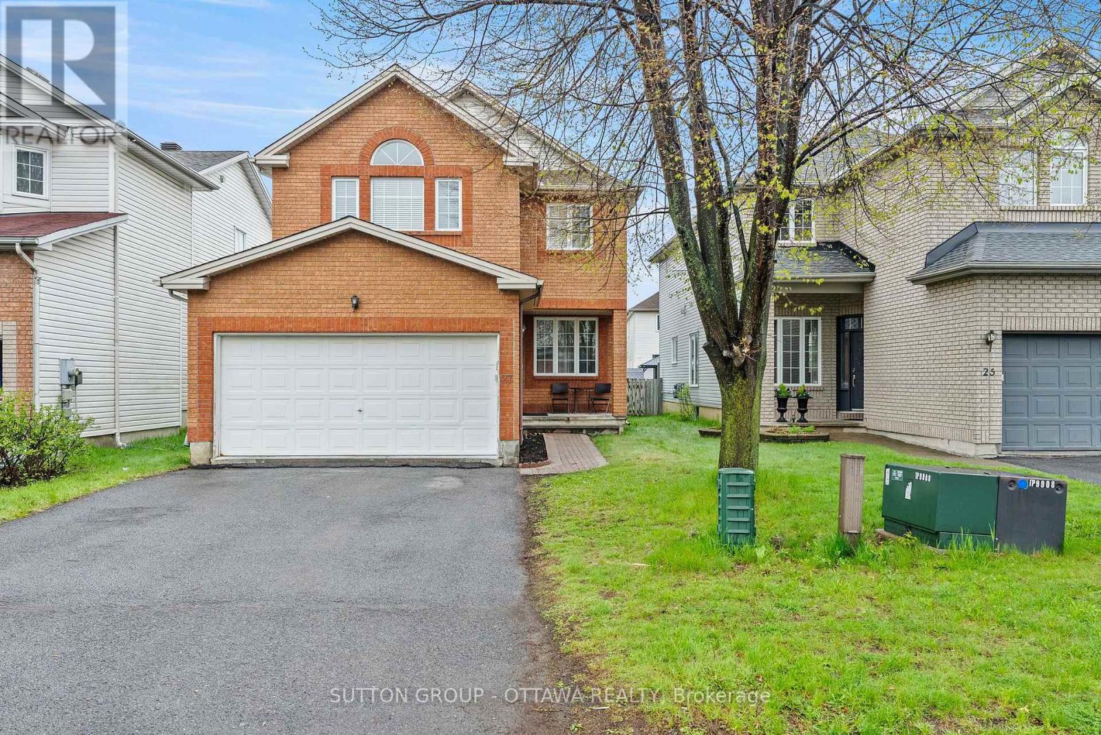 27 NAIRN STREET, Ottawa, Ontario