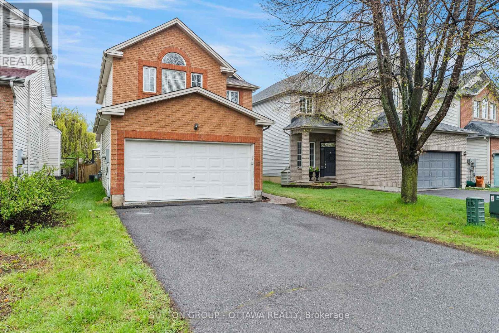 27 Nairn Street, Ottawa, Ontario  K2V 1B6 - Photo 3 - X13211938