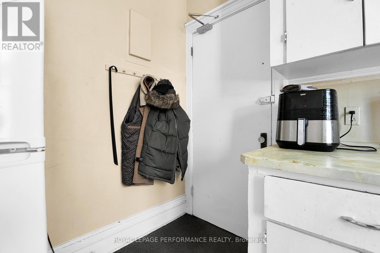 66 Delaware Avenue, Ottawa, Ontario  K2P 0Z3 - Photo 25 - X13212452