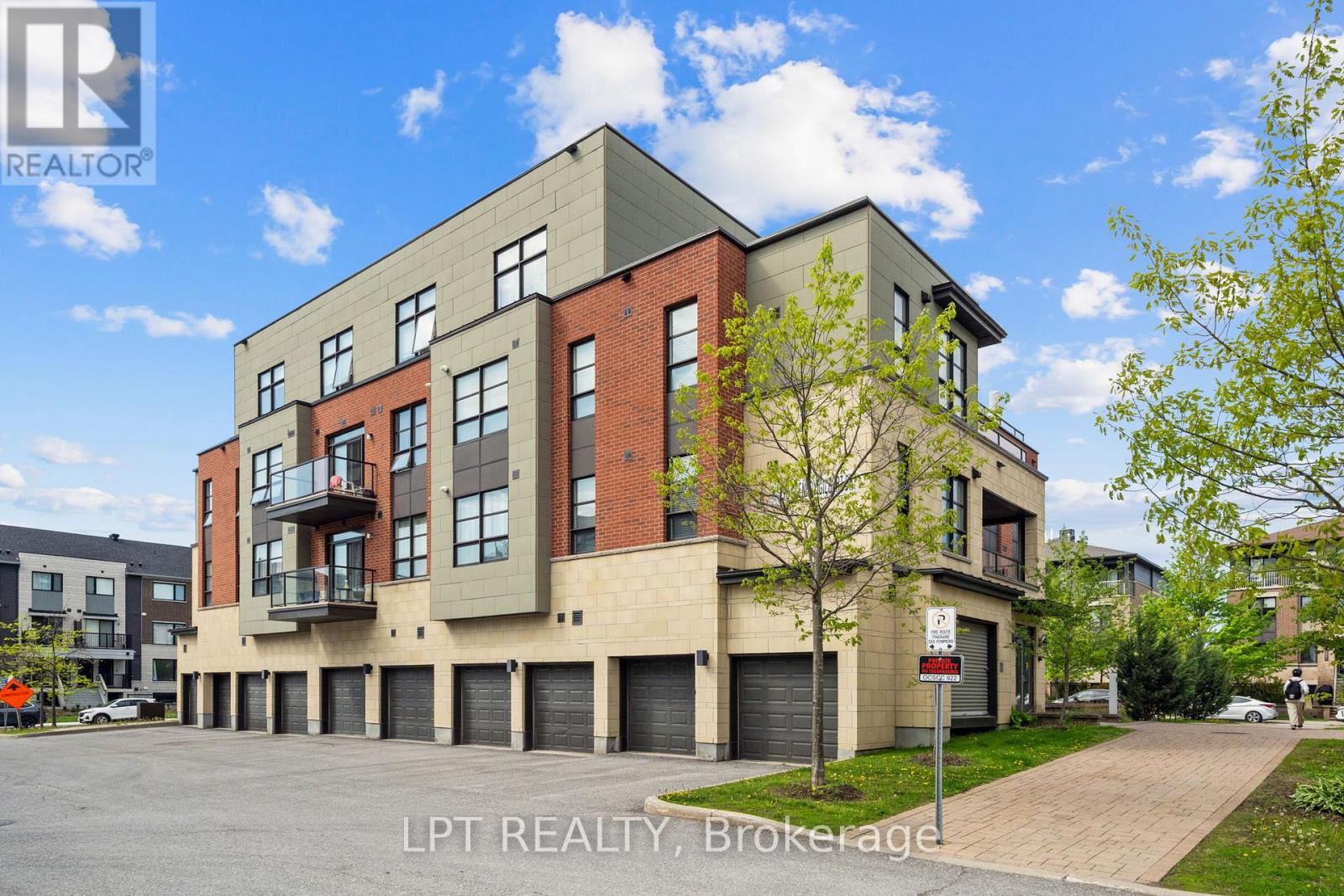 301 - 298 Glenroy Gilbert Drive, Ottawa, Ontario  K2J 5W2 - Photo 2 - X13212666