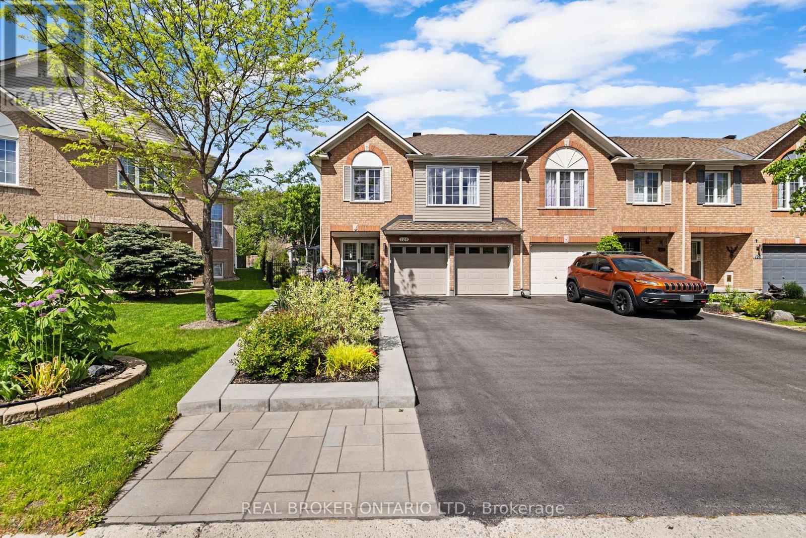 124 MACASSA CIRCLE, Ottawa, Ontario