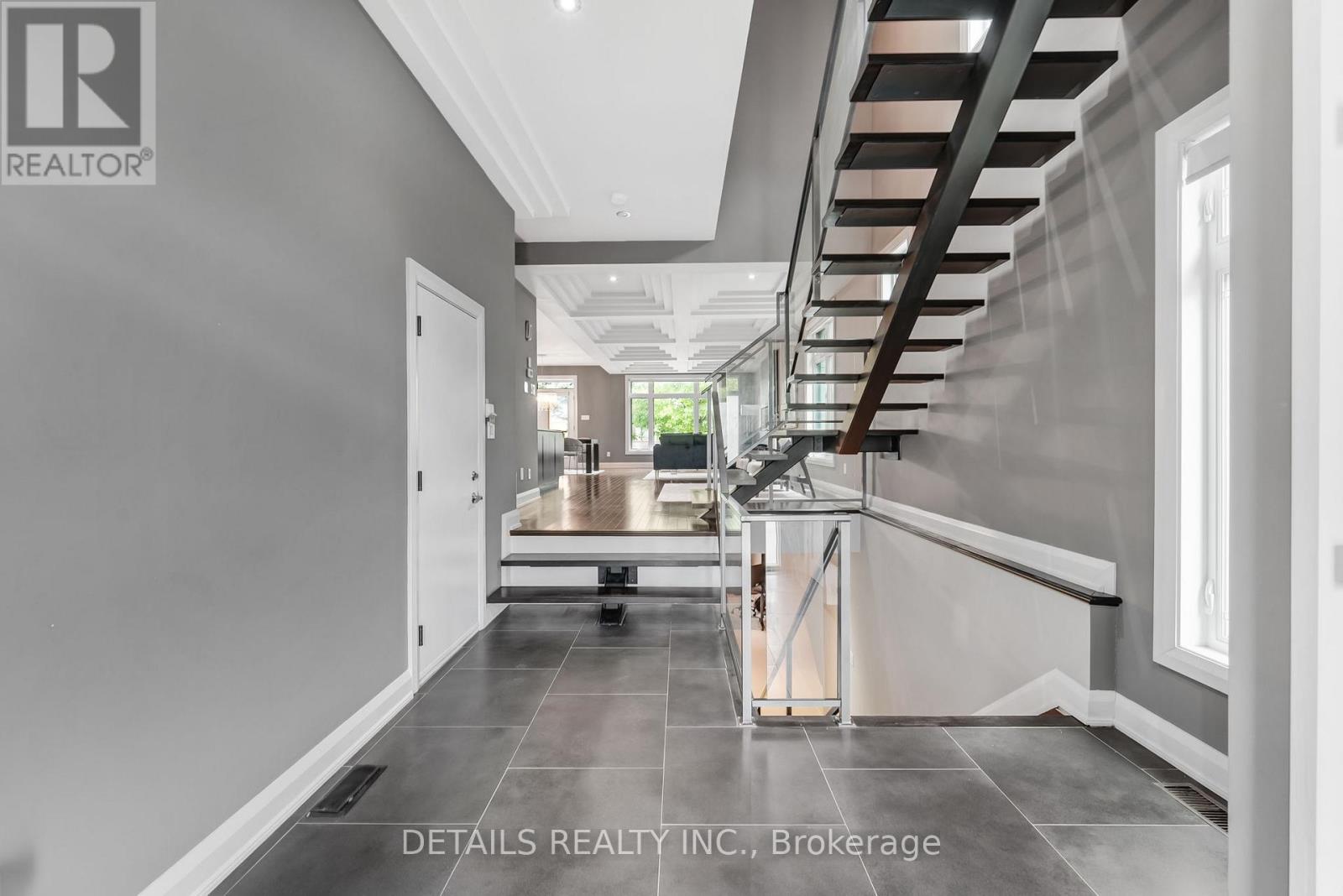 71 Eleanor Drive, Ottawa, Ontario  K2E 6A1 - Photo 5 - X13214478