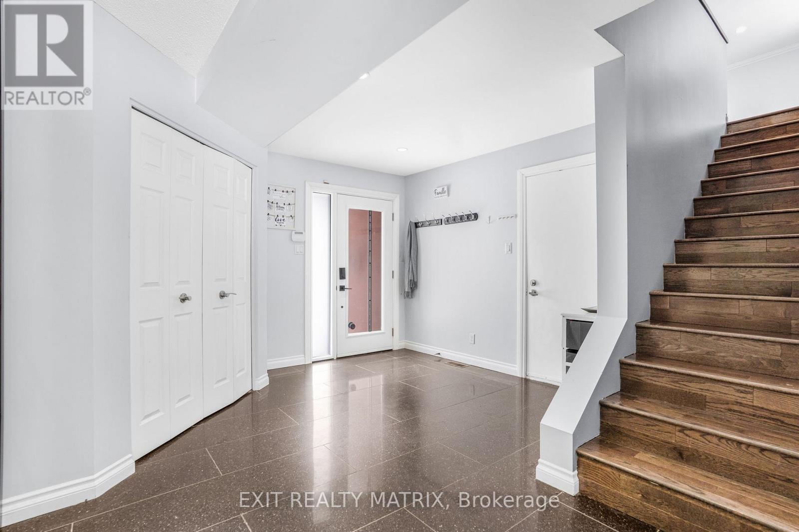 1322 Du Gouverneur Drive, Ottawa, Ontario  K4C 1E2 - Photo 4 - X13215724