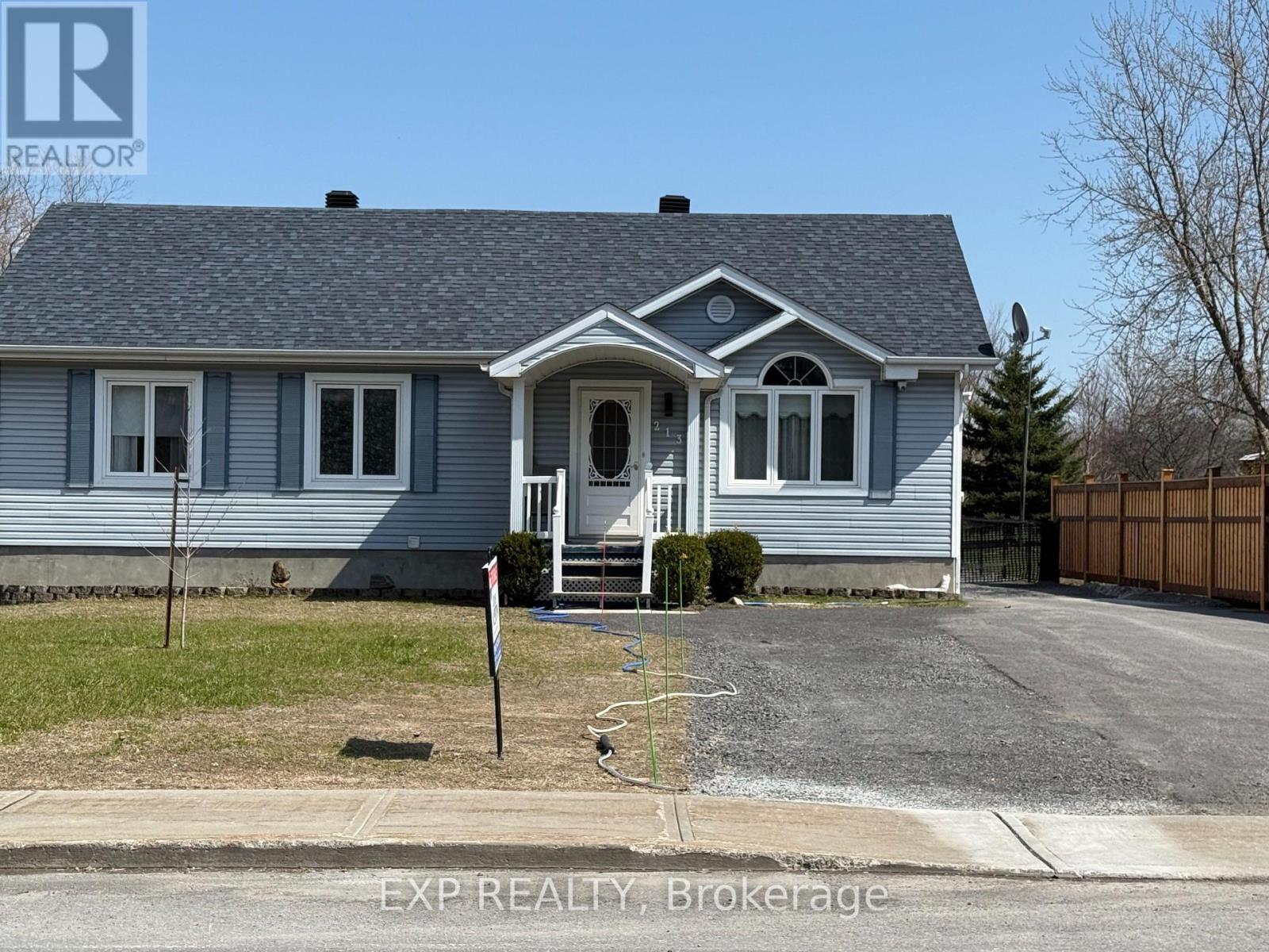 213 Longueuil Street, Champlain, Ontario  K0B 1K0 - Photo 2 - X13215874