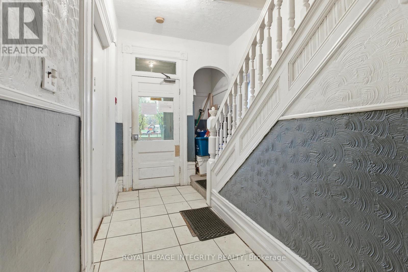 634 Gladstone Avenue, Ottawa, Ontario  K1R 5P4 - Photo 4 - X13216242