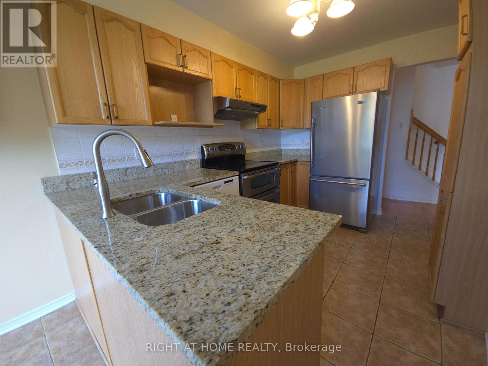 142 Lilibet Crescent E, Ottawa, Ontario  K1V 2A1 - Photo 12 - X13216372
