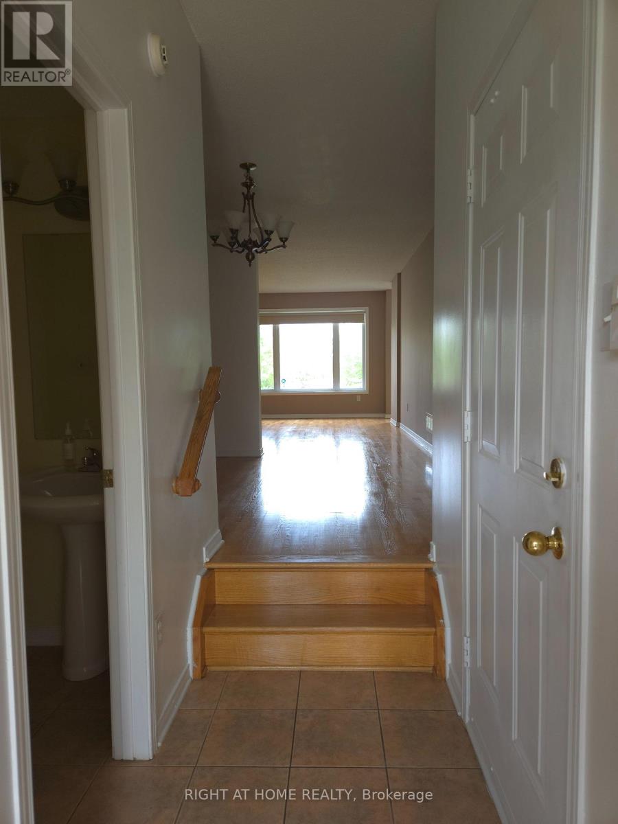 142 Lilibet Crescent E, Ottawa, Ontario  K1V 2A1 - Photo 3 - X13216372