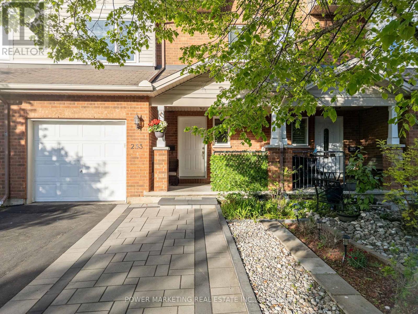 253 PARKIN CIRCLE, Ottawa, Ontario