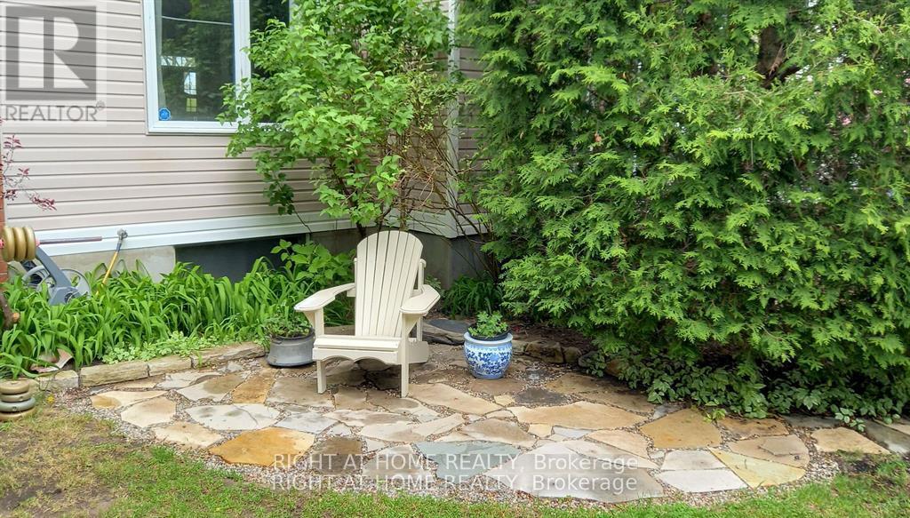 142 Windhurst Drive, Ottawa, Ontario  K2G 6K8 - Photo 3 - X13220160
