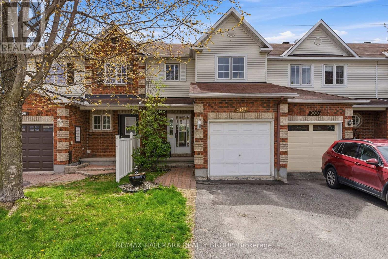 902 PARADISE CRESCENT, Ottawa, Ontario