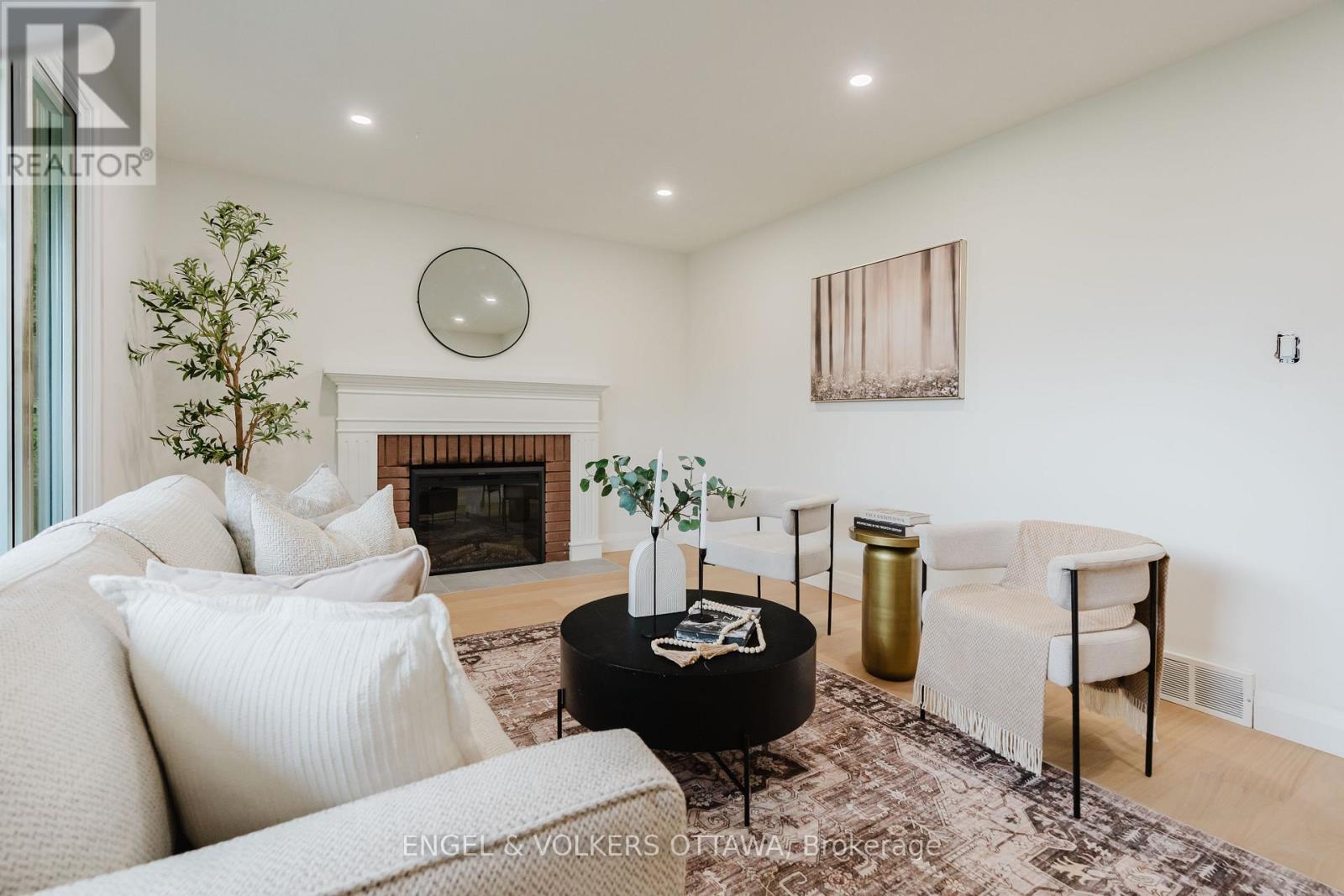 825 De Salaberry Street, Ottawa, Ontario  K1J 6Y5 - Photo 6 - X13220976