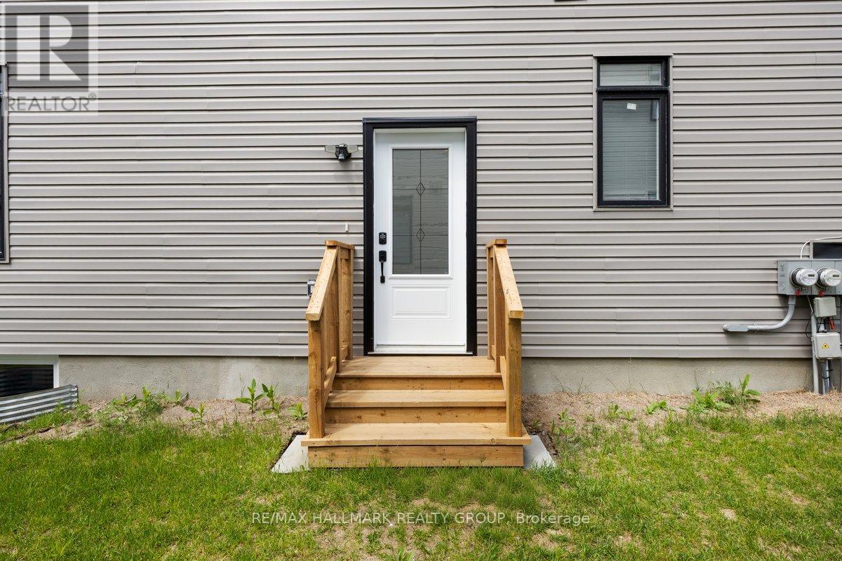 B - 525 Tahoe Heights, Ottawa, Ontario  K1T 0W1 - Photo 2 - X13221768