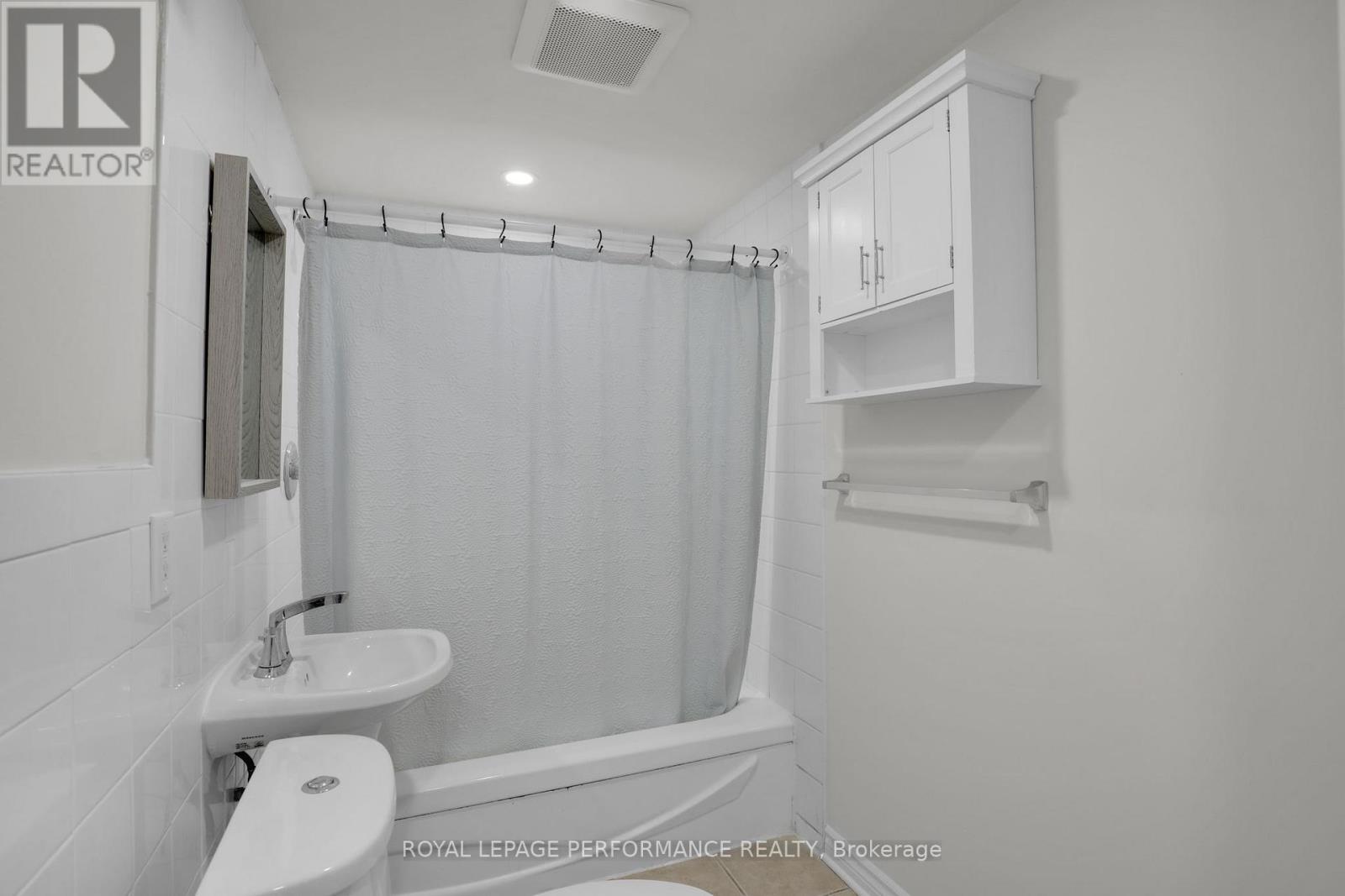 Lower Unit - 940 Brant Lower Unit Street, Ottawa, Ontario  K1K 3N2 - Photo 16 - X13222106