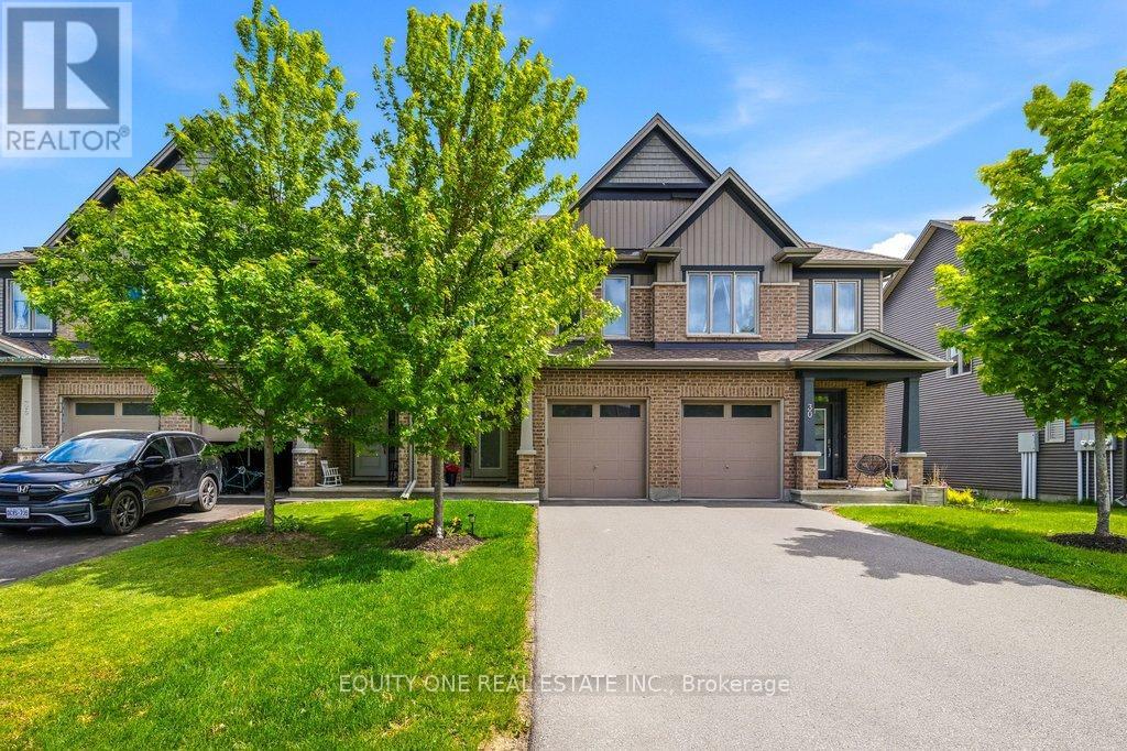 32 DUNCANVILLE STREET, Russell, Ontario