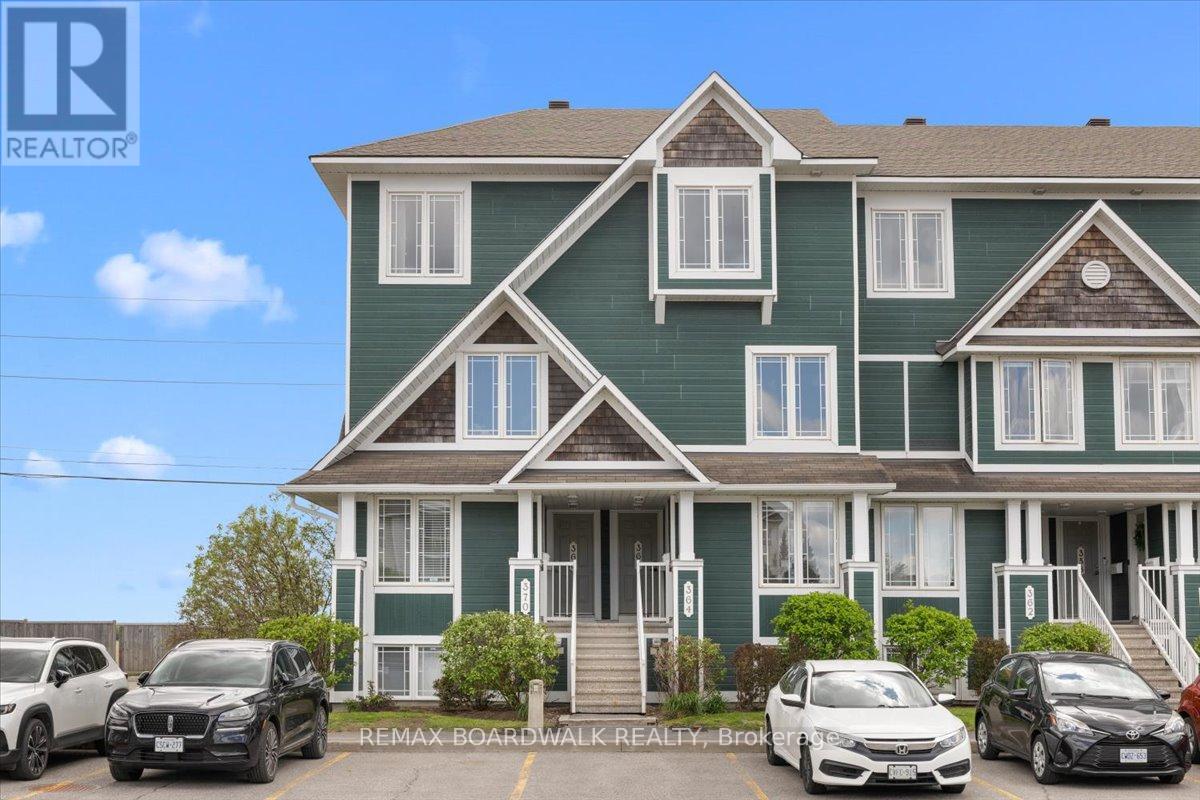366 CROWNRIDGE DRIVE, Ottawa, Ontario