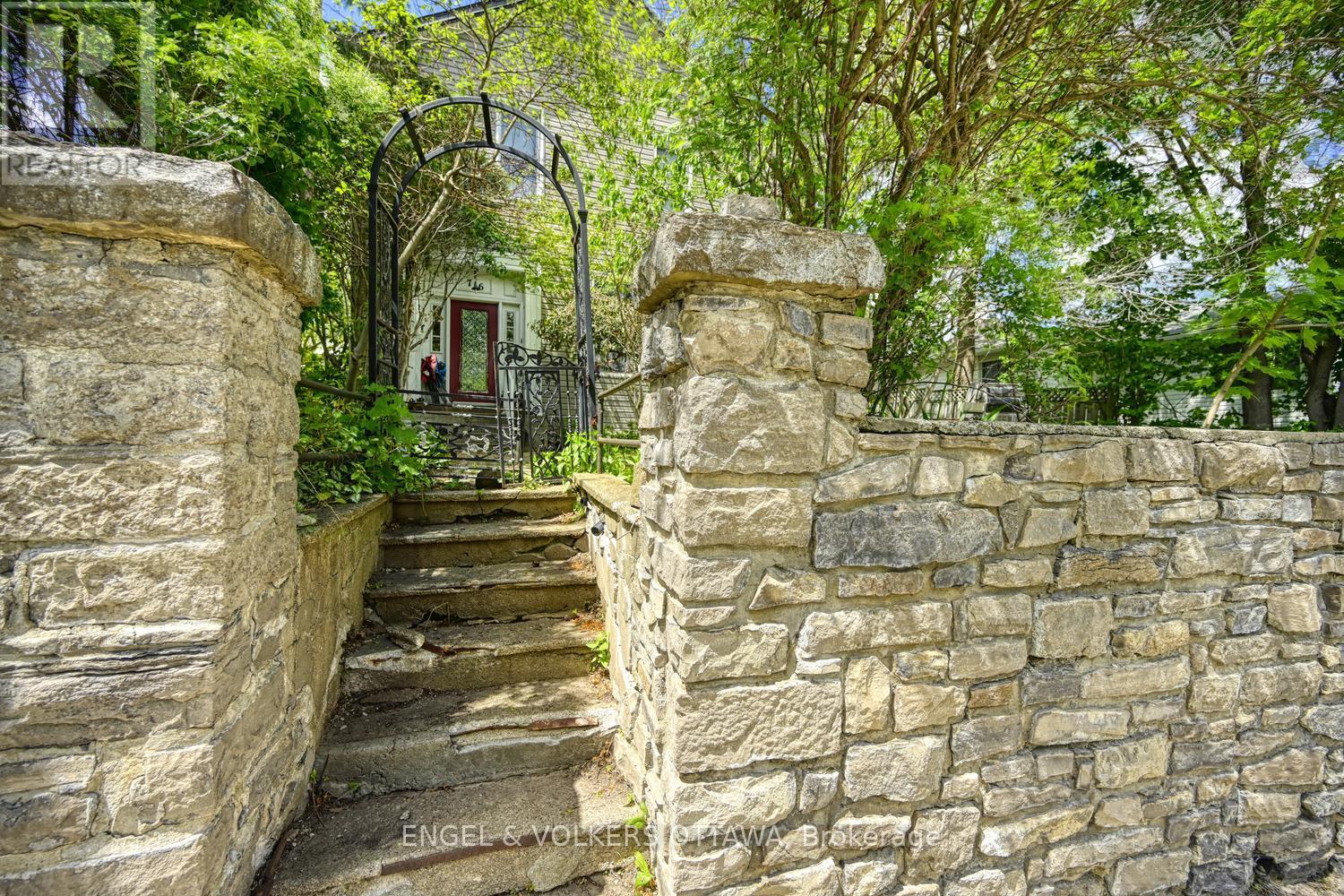 716 King Street W, Prescott, Ontario  K0E 1T0 - Photo 2 - X13222966