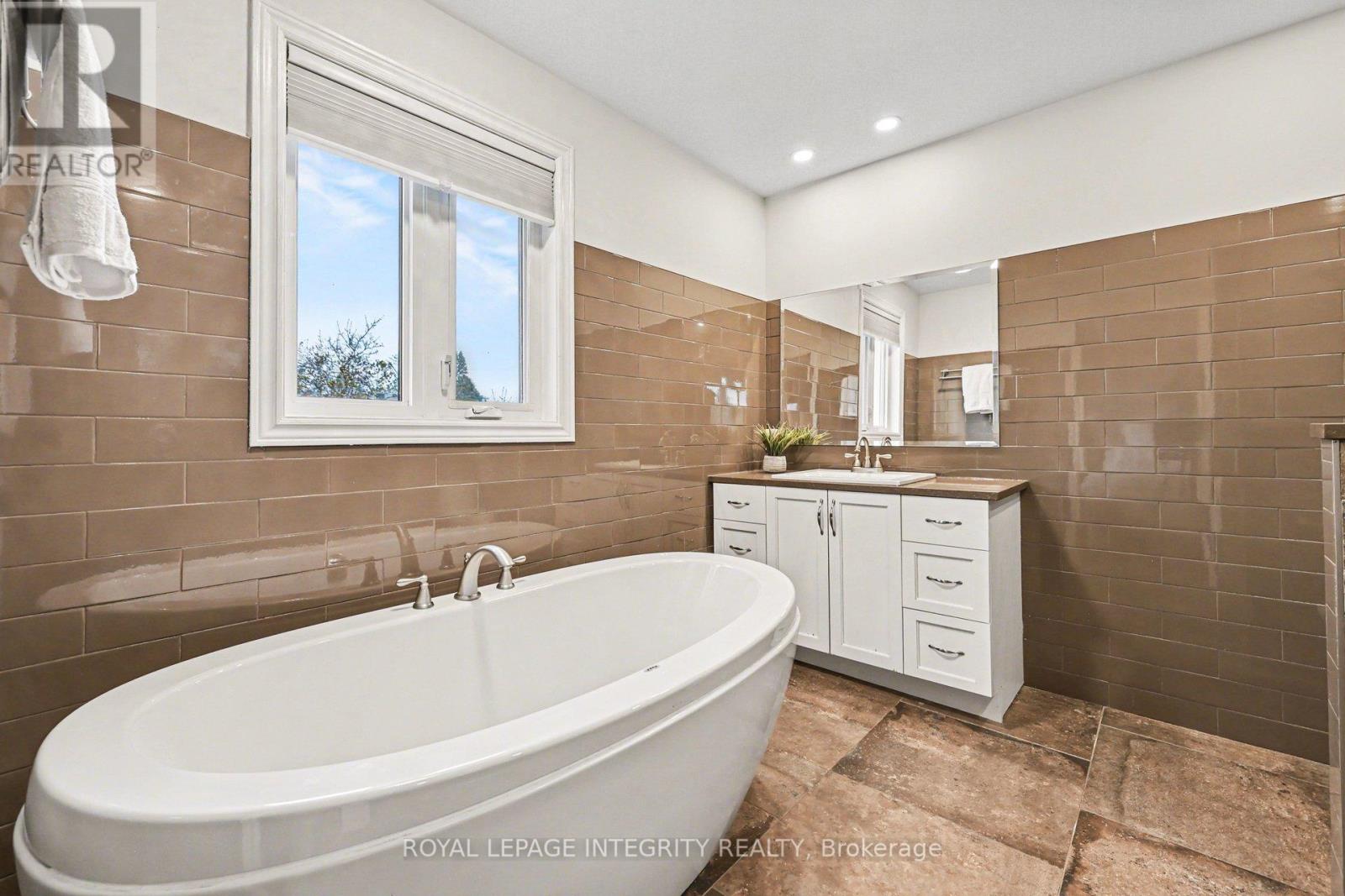 4 Pinecone Trail, Ottawa, Ontario  K2S 1E1 - Photo 24 - X13223052