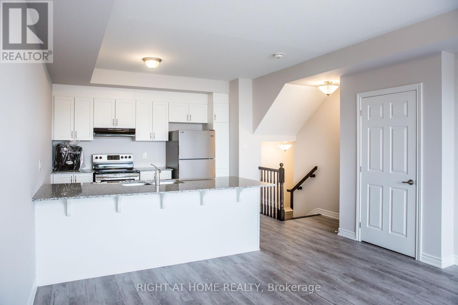 561 Ozawa Private, Ottawa, Ontario  K1K 5G8 - Photo 2 - X13223324