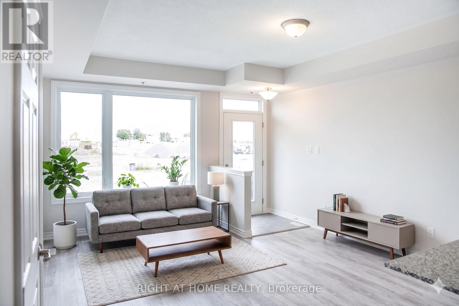 561 Ozawa Private, Ottawa, Ontario  K1K 5G8 - Photo 5 - X13223324