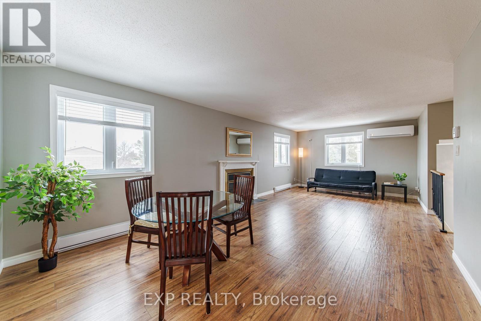 10 Castlegreen Private, Ottawa, Ontario  K1T 3N2 - Photo 3 - X13224508