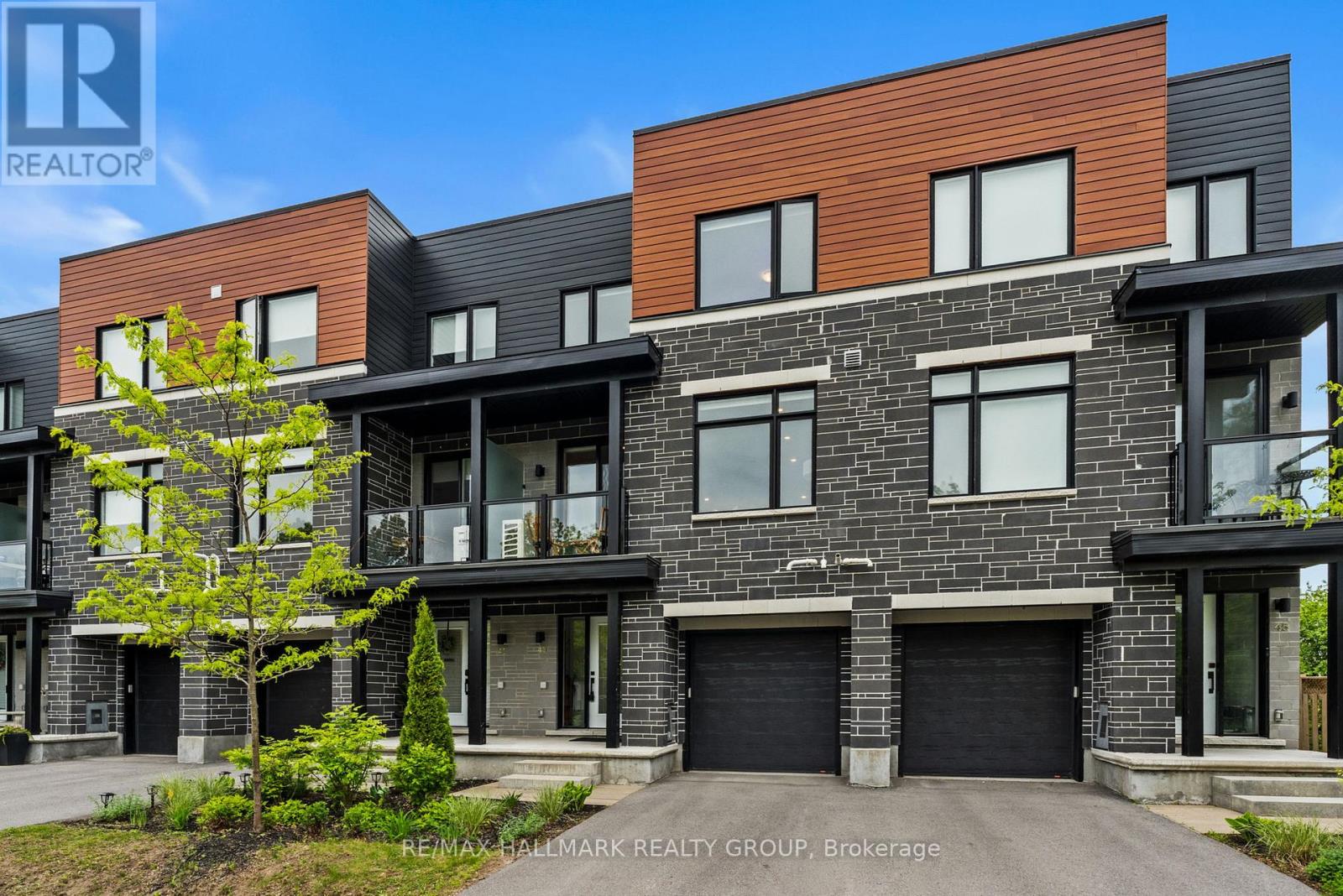 43 Bachman Terrace, Ottawa, Ontario  K2L 1W2 - Photo 1 - X13226232