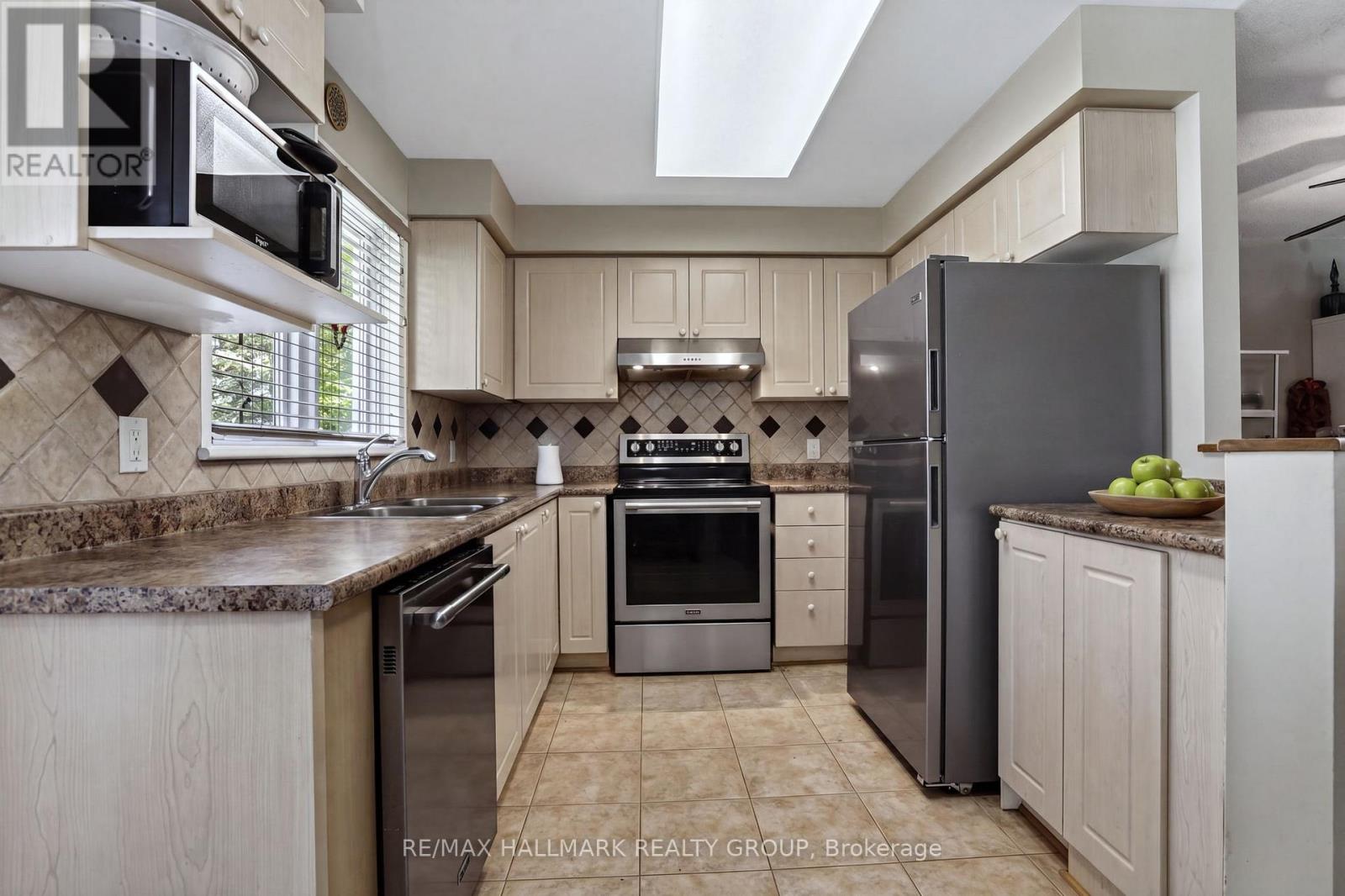 62 Briston Private, Ottawa, Ontario  K1G 5P5 - Photo 6 - X13226778