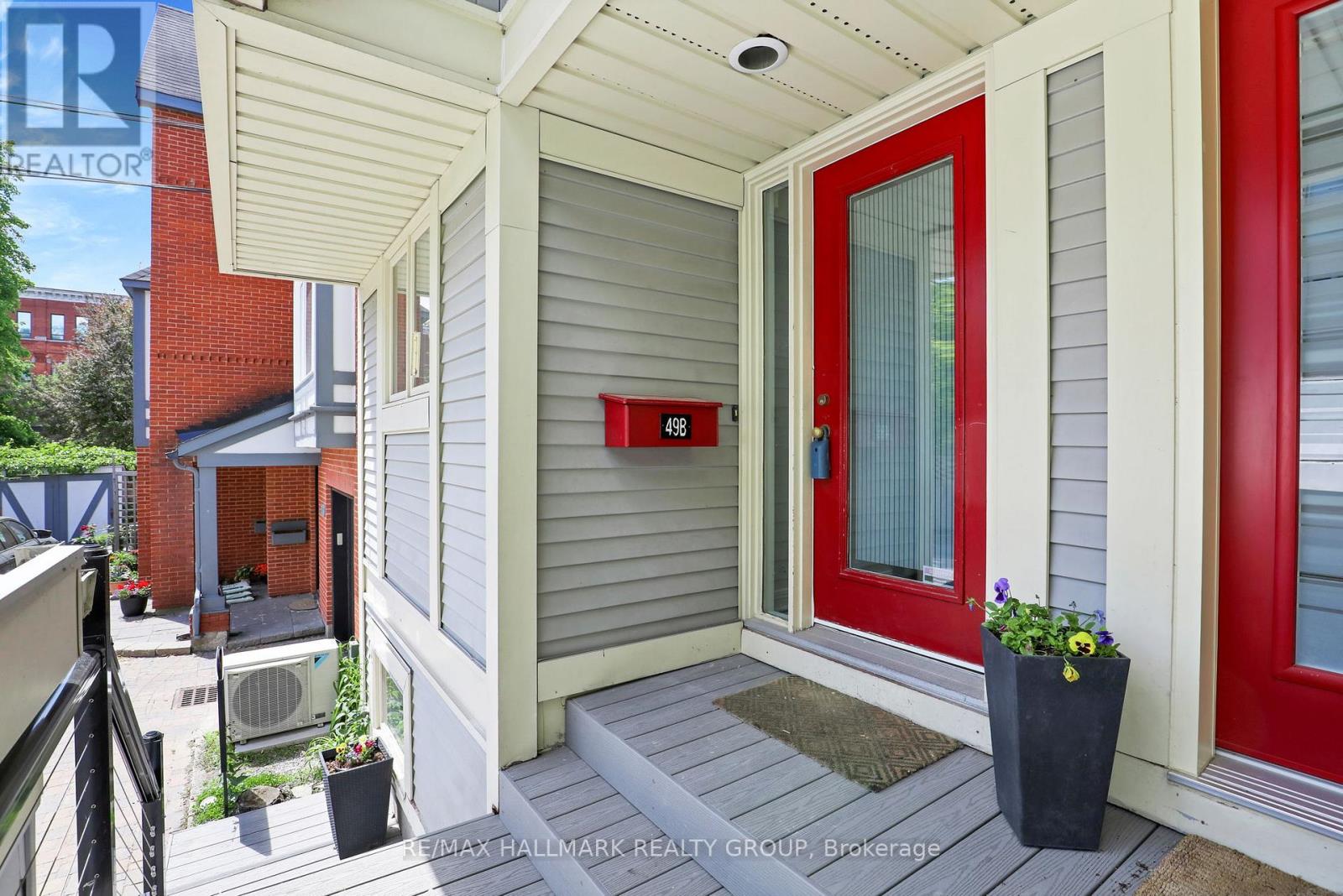 49b First Avenue, Ottawa, Ontario  K1S 2G1 - Photo 3 - X13227152