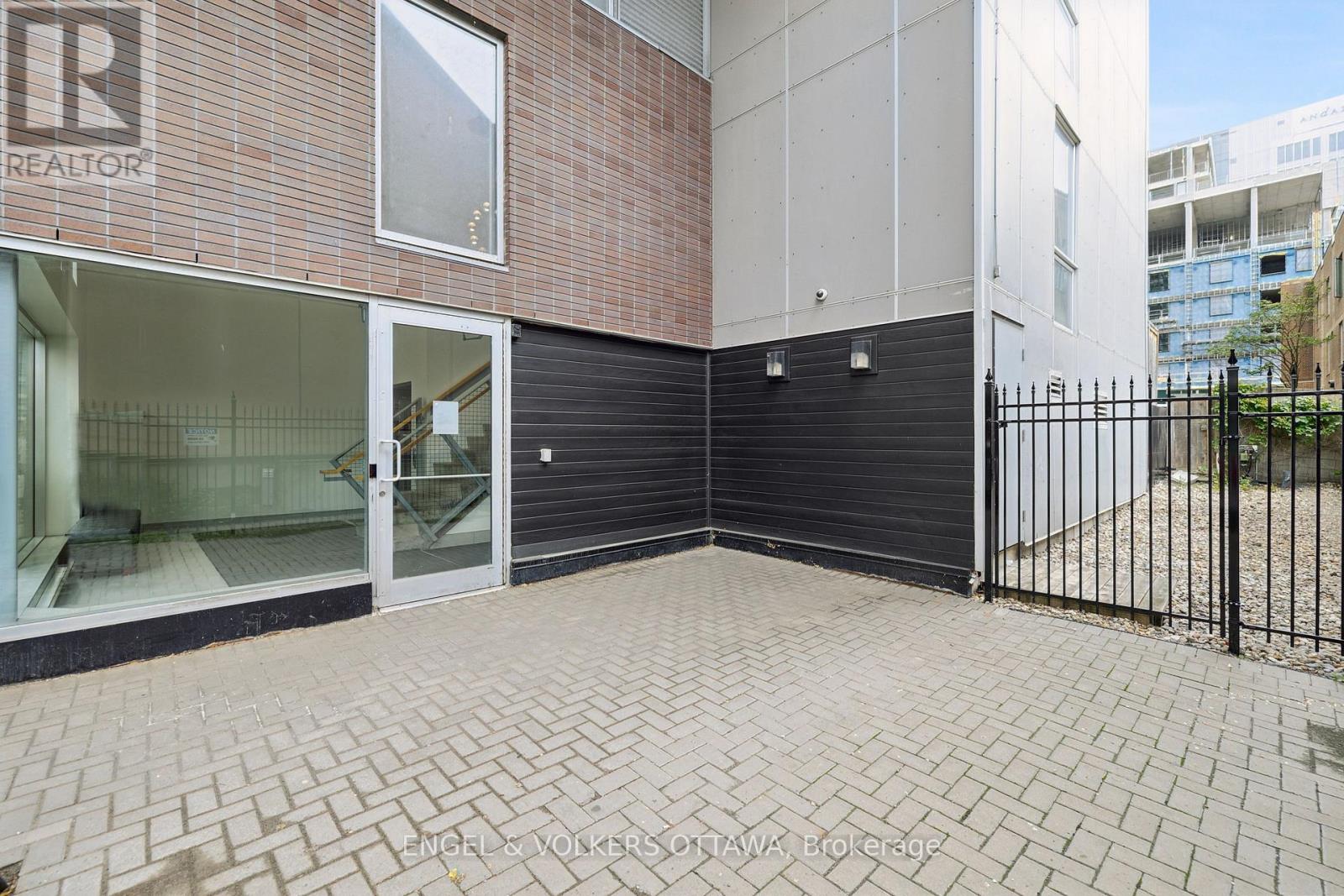 104 - 360 Cumberland Street, Ottawa, Ontario  K1N 0B1 - Photo 2 - X13227542