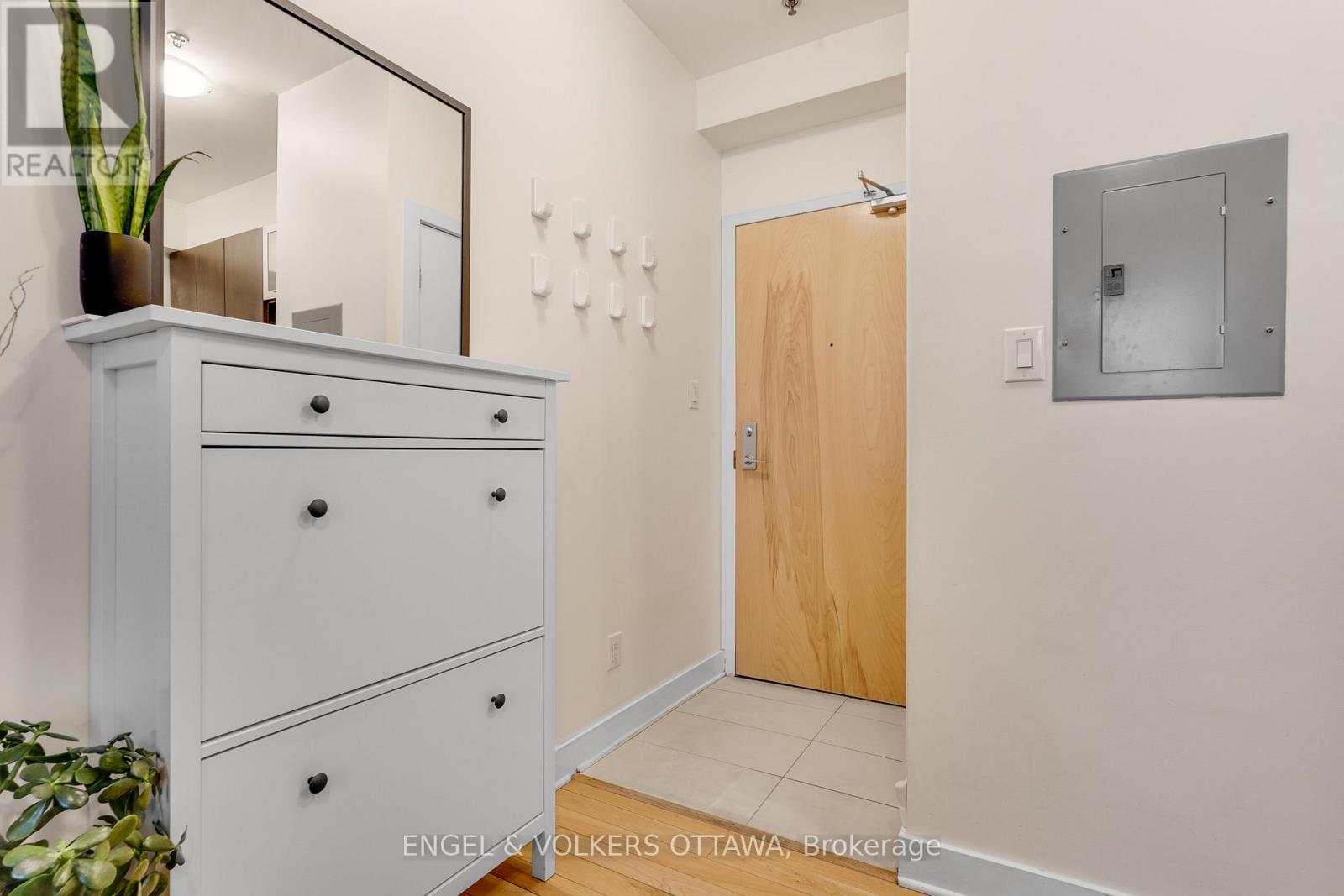 104 - 360 Cumberland Street, Ottawa, Ontario  K1N 0B1 - Photo 3 - X13227542