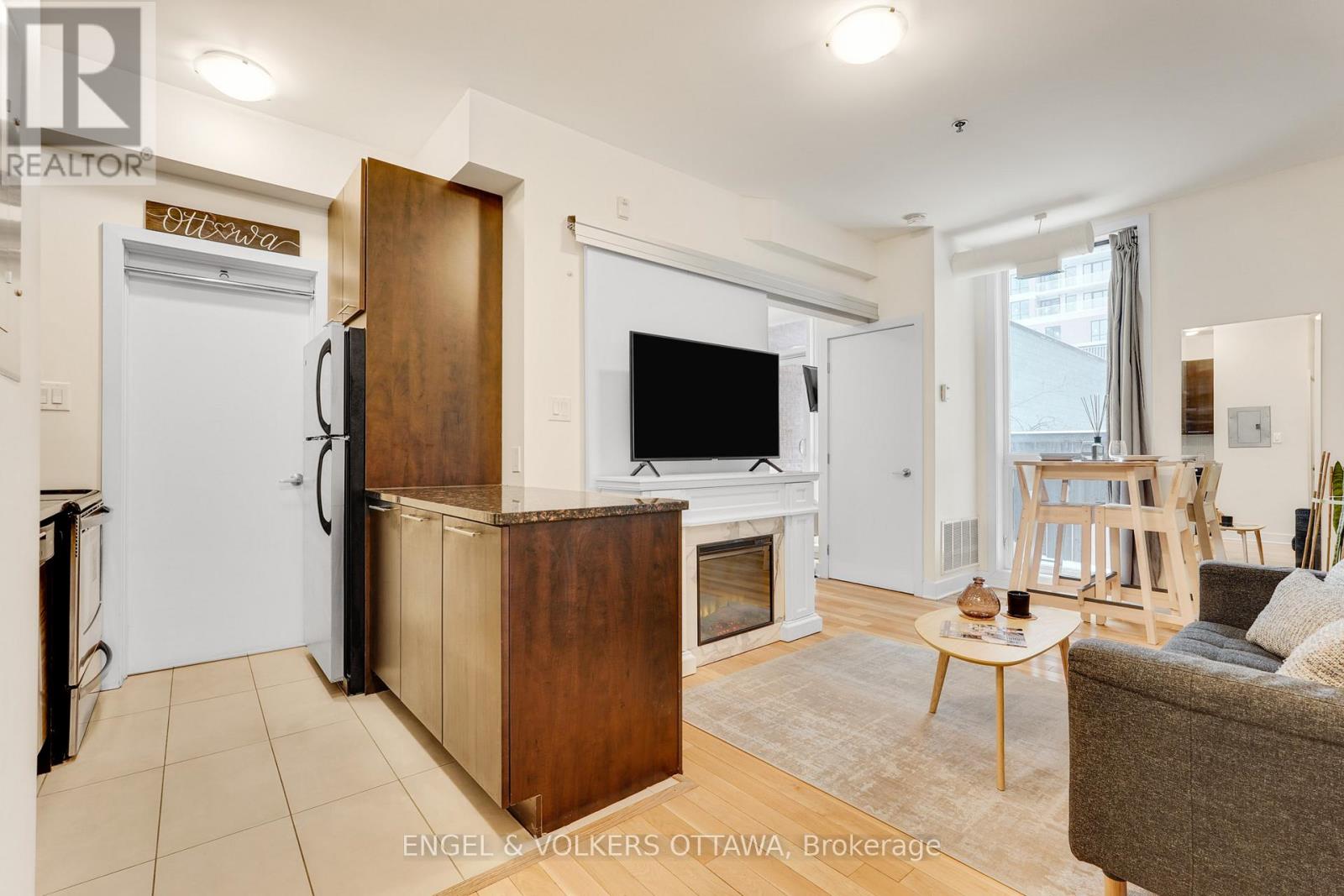 104 - 360 Cumberland Street, Ottawa, Ontario  K1N 0B1 - Photo 4 - X13227542