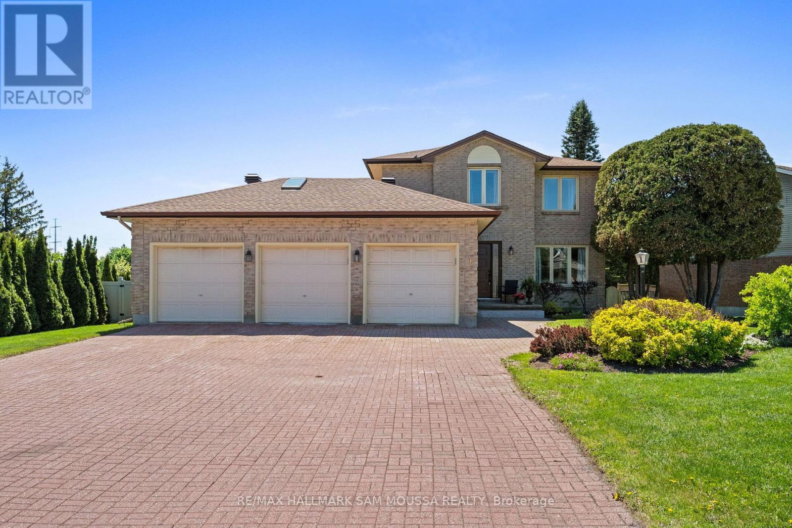 1 Willow Glen Drive, Ottawa, Ontario  K2M 1L3 - Photo 1 - X13227572