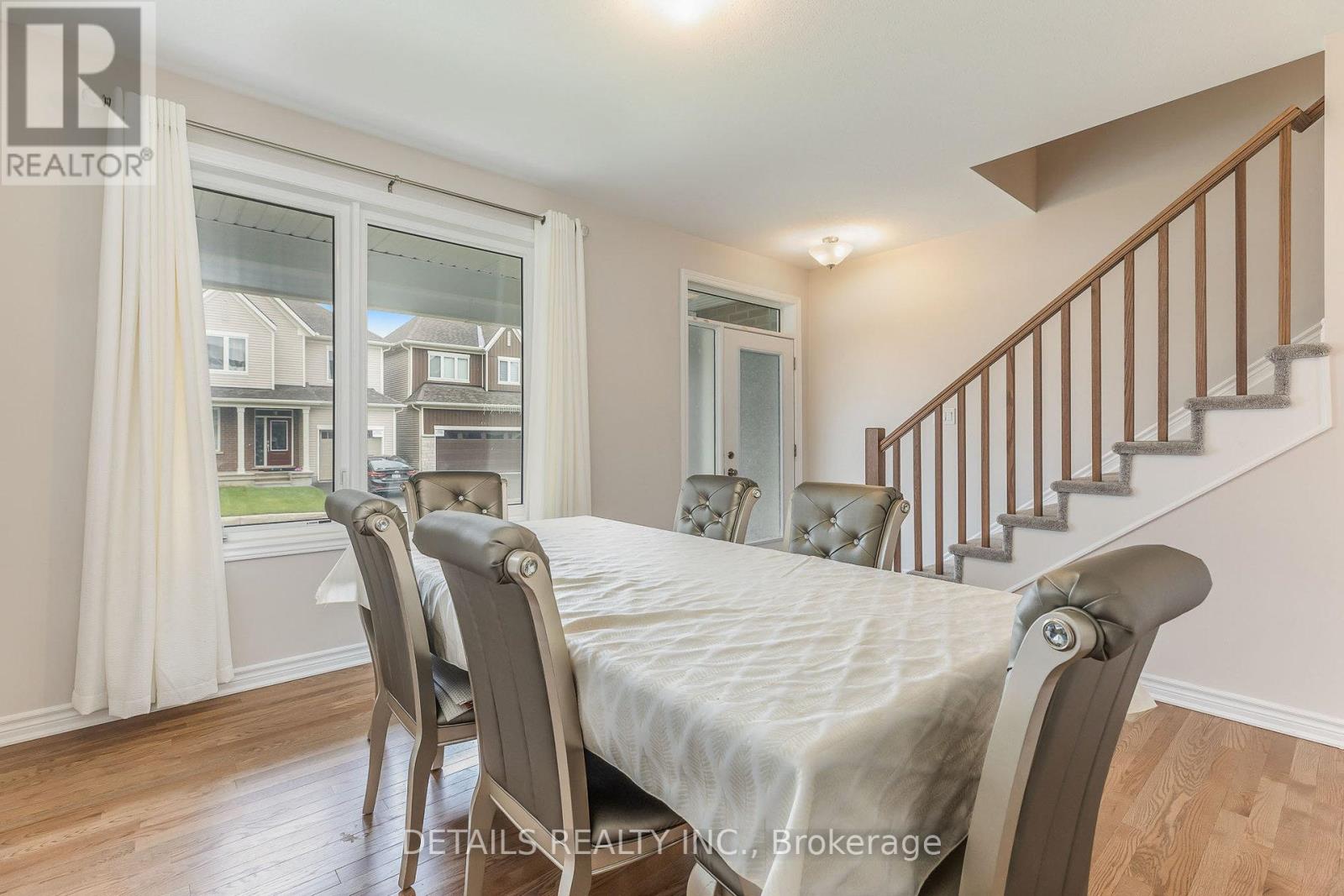 708 Vennecy Terrace, Ottawa, Ontario  K1W 0N5 - Photo 4 - X13228000