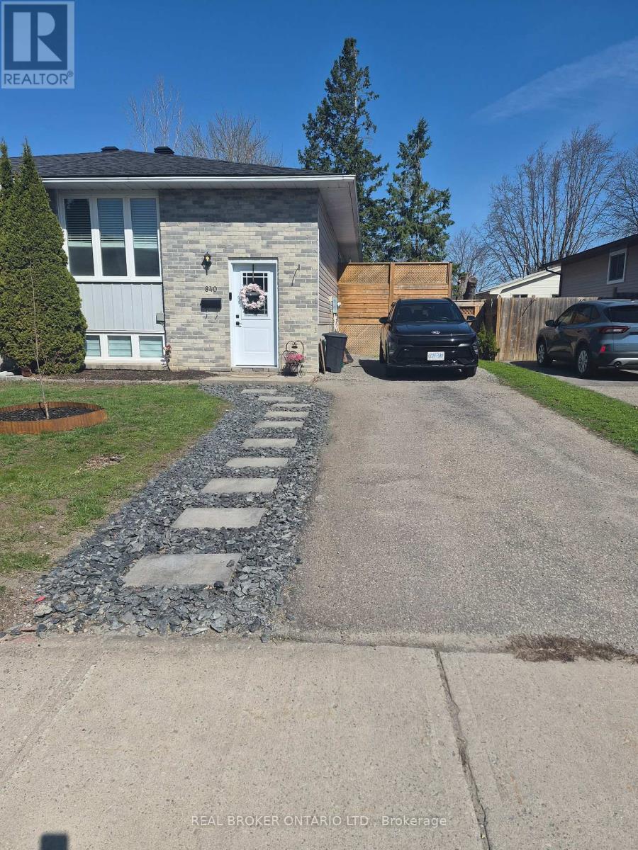 Lower Unit - 840 Macodrum Drive, Brockville, Ontario  K6V 6H5 - Photo 1 - X13228058
