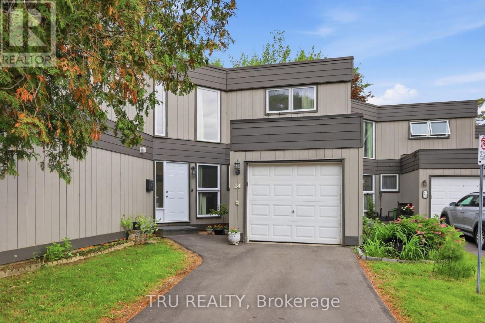 37 - 24 Compata Way, Ottawa, Ontario  K1B 4W9 - Photo 1 - X13228104