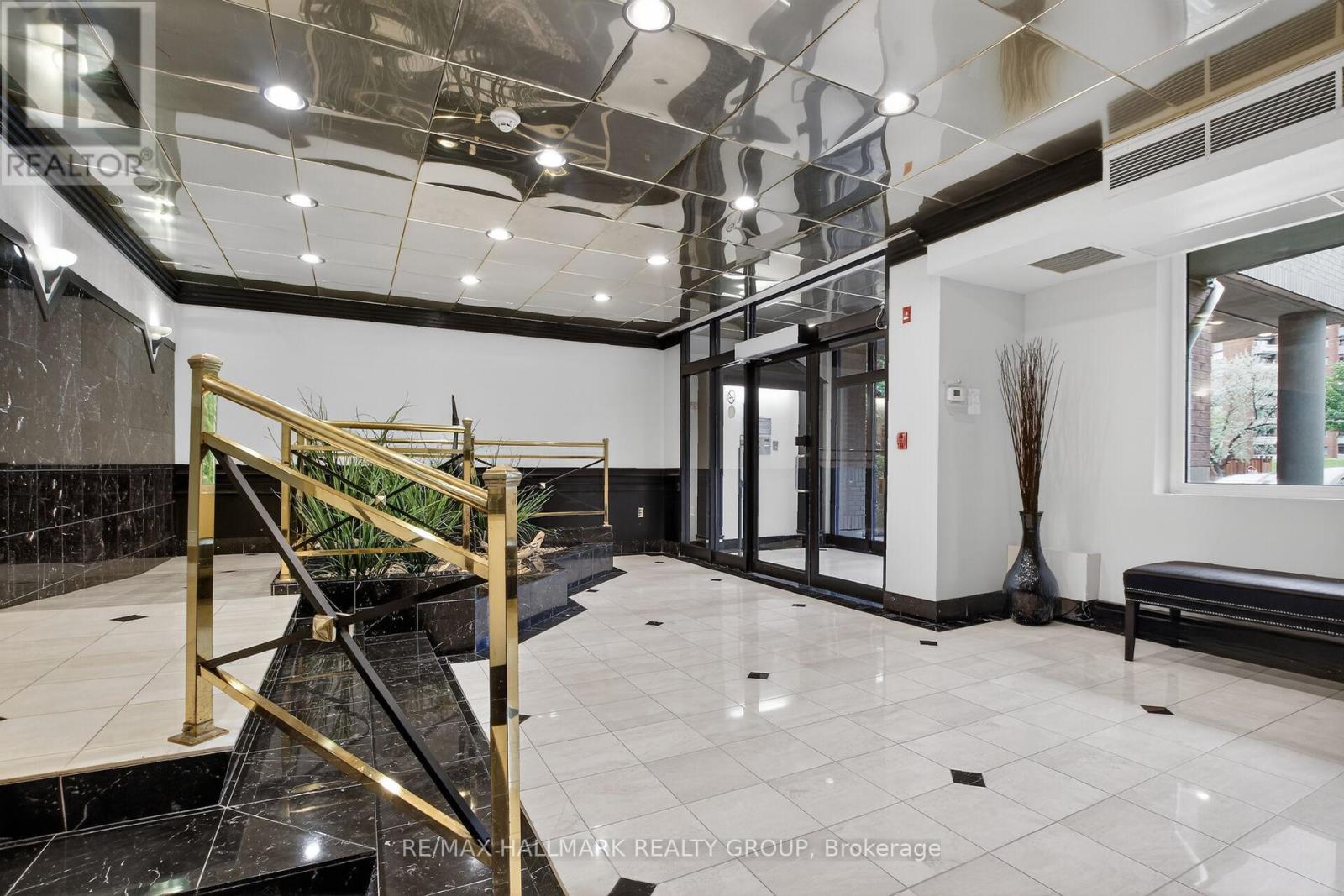 205 - 3099 Carling Avenue, Ottawa, Ontario  K2H 5A6 - Photo 5 - X13228352