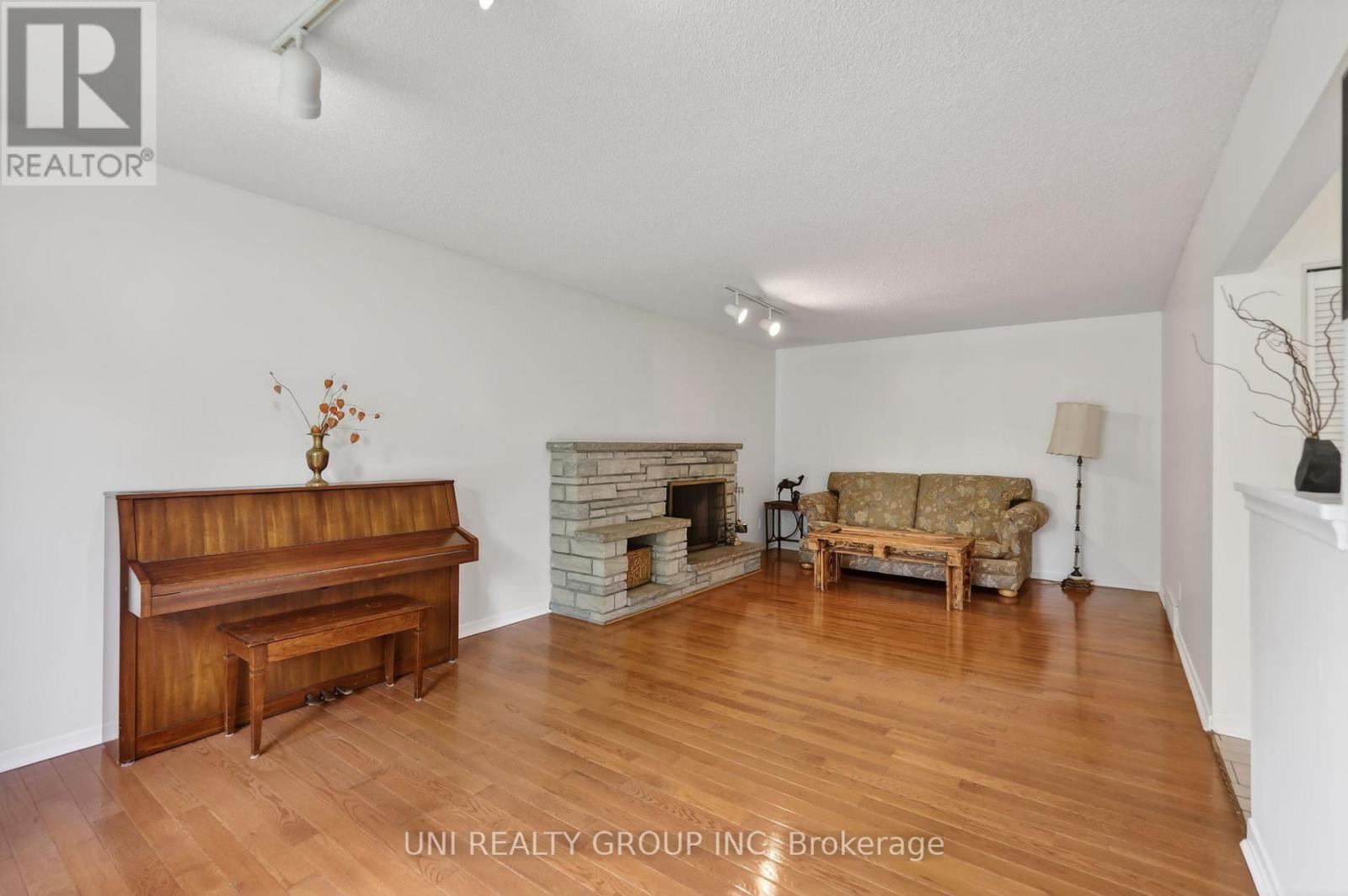 2554 Egan Road, Ottawa, Ontario  K1V 8N1 - Photo 6 - X13228406