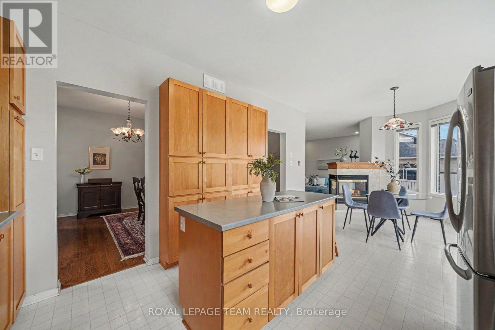 3222 Carriage Hill Place, Ottawa, Ontario  K1T 3X5 - Photo 8 - X13228654
