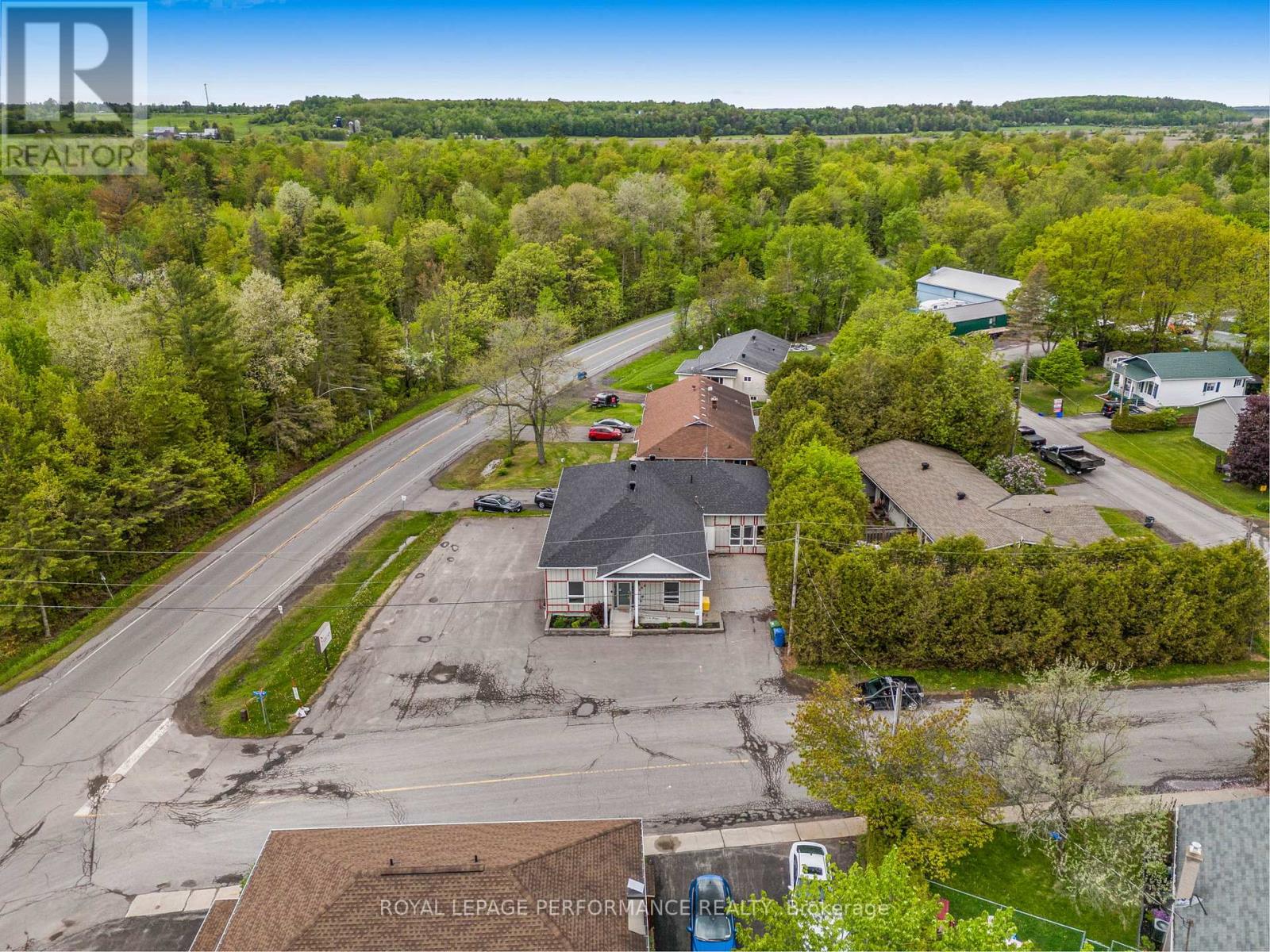 200 Du Comte Street, Alfred And Plantagenet, Ontario  K0B 1L0 - Photo 1 - X13228676