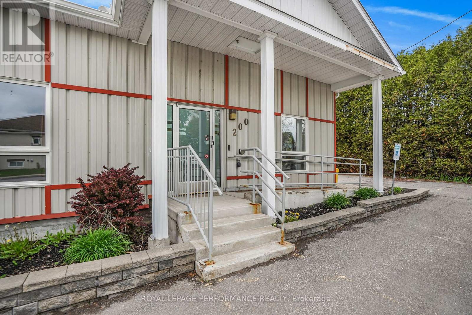 200 Du Comte Street, Alfred And Plantagenet, Ontario  K0B 1L0 - Photo 5 - X13228676