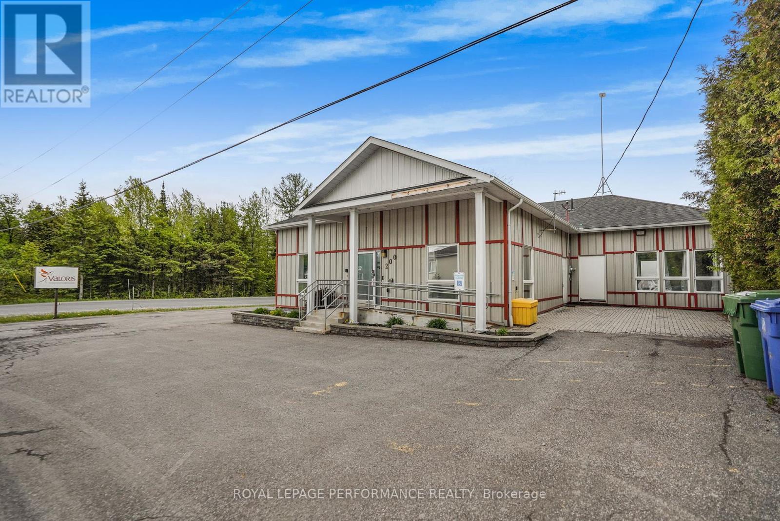 200 Du Comte Street, Alfred And Plantagenet, Ontario  K0B 1L0 - Photo 2 - X13228678