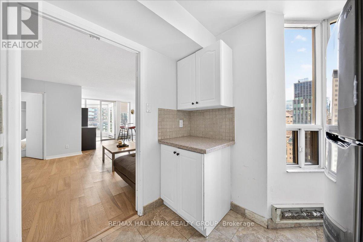 1506 - 55 Centre Avenue, Toronto, Ontario  M5G 2H5 - Photo 11 - C13228842