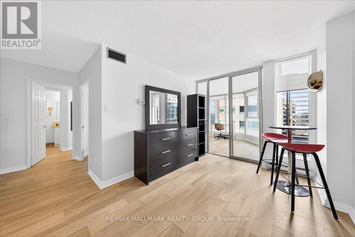 1506 - 55 Centre Avenue, Toronto, Ontario  M5G 2H5 - Photo 12 - C13228842
