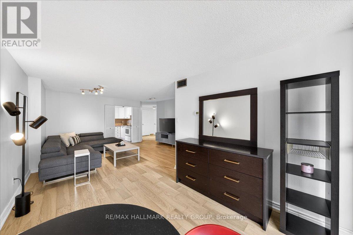 1506 - 55 Centre Avenue, Toronto, Ontario  M5G 2H5 - Photo 14 - C13228842
