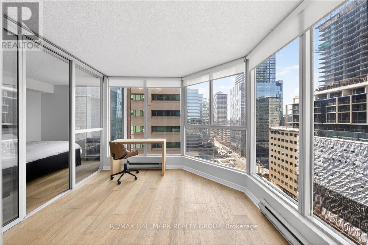 1506 - 55 Centre Avenue, Toronto, Ontario  M5G 2H5 - Photo 17 - C13228842