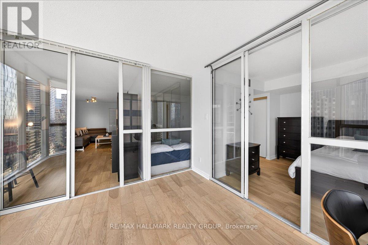 1506 - 55 Centre Avenue, Toronto, Ontario  M5G 2H5 - Photo 18 - C13228842