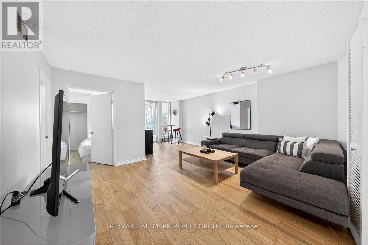 1506 - 55 Centre Avenue, Toronto, Ontario  M5G 2H5 - Photo 4 - C13228842