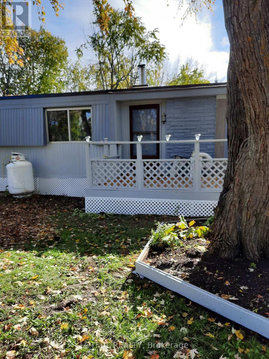 7592 Flewellyn Road, Ottawa, Ontario  K2S 1B6 - Photo 1 - X13228760
