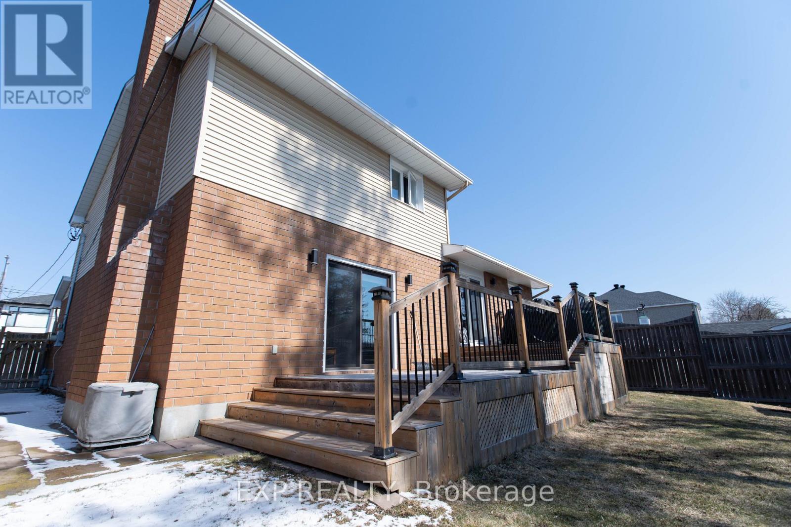 1534 Rosebella Avenue, Ottawa, Ontario  K1T 1E8 - Photo 6 - X13228876
