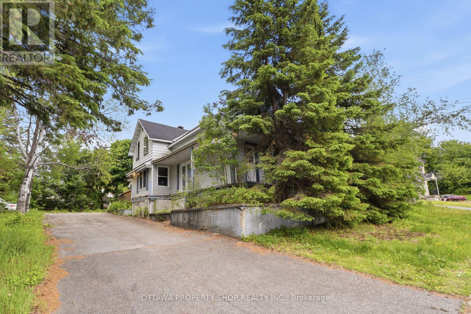 2025 Albert Street, Clarence-Rockland, Ontario  K4K 1K4 - Photo 2 - X13228888